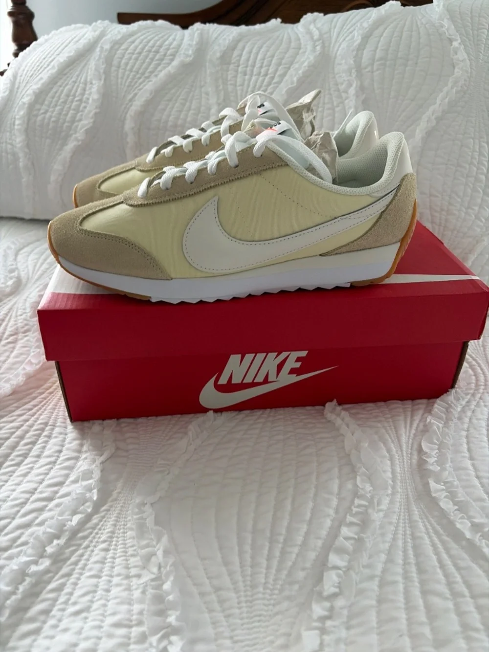 New Women’s Nike Pacific Muslin/sail white